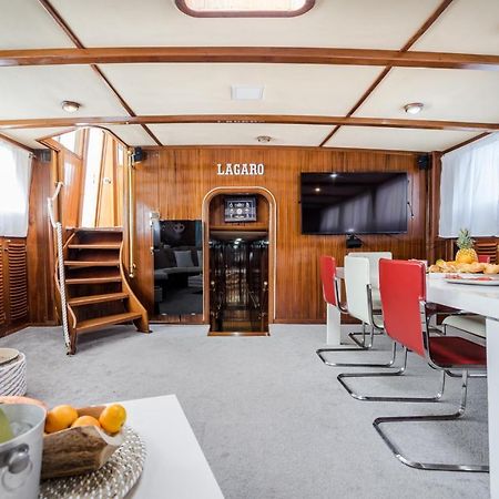 Spacious Yacht Hotel Barcelona City Center 5 Cabins Εξωτερικό φωτογραφία