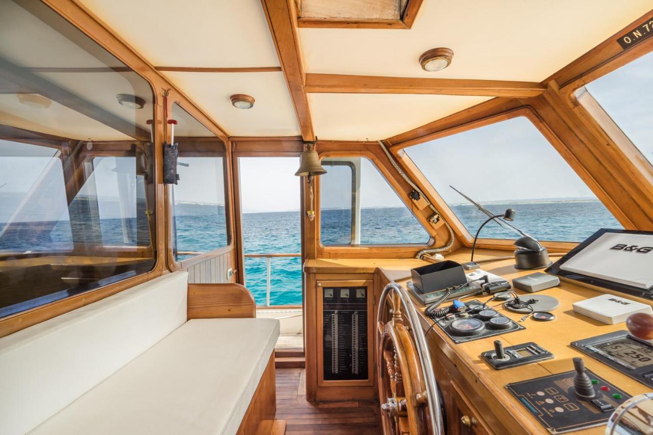 Spacious Yacht Hotel Barcelona City Center 5 Cabins Εξωτερικό φωτογραφία