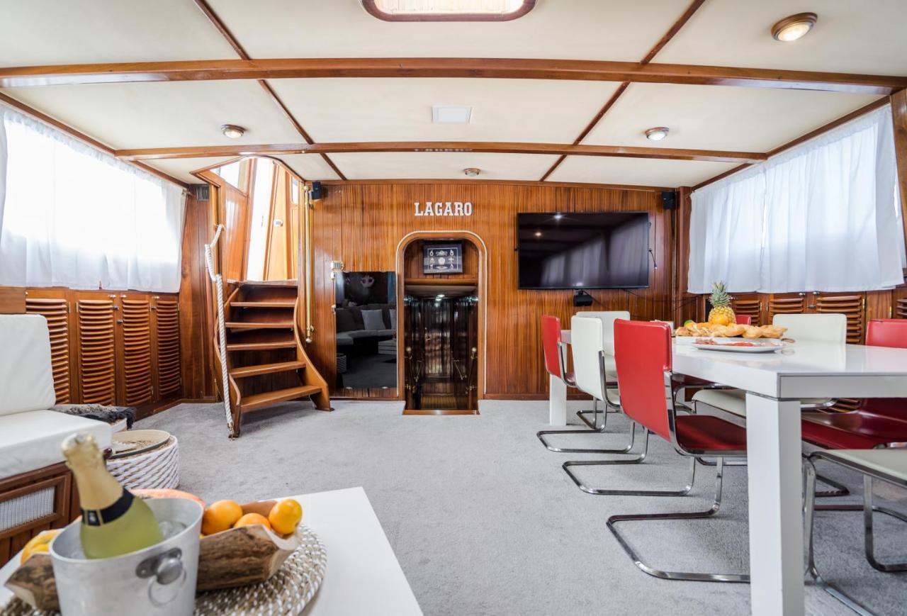Spacious Yacht Hotel Barcelona City Center 5 Cabins Εξωτερικό φωτογραφία