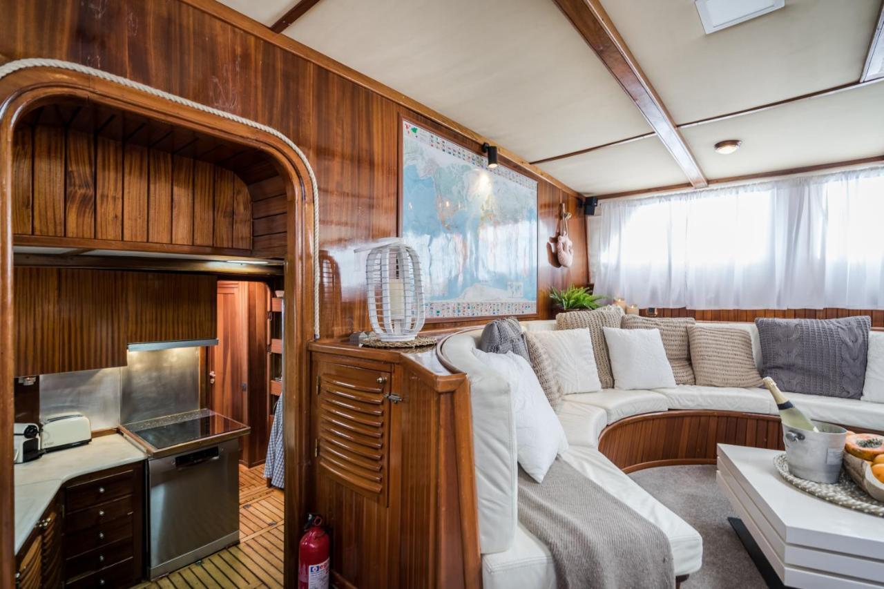 Spacious Yacht Hotel Barcelona City Center 5 Cabins Εξωτερικό φωτογραφία