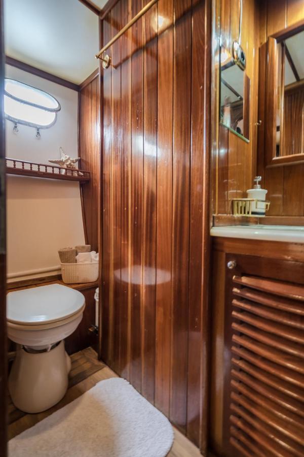 Spacious Yacht Hotel Barcelona City Center 5 Cabins Εξωτερικό φωτογραφία
